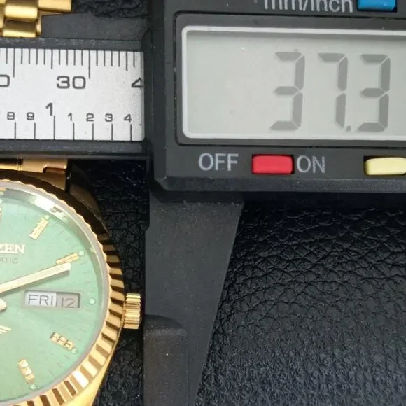 Vintage 1990 Citizen Automatic Mens Gold Watch W/daydate & Green accents - Picture 7 of 10
